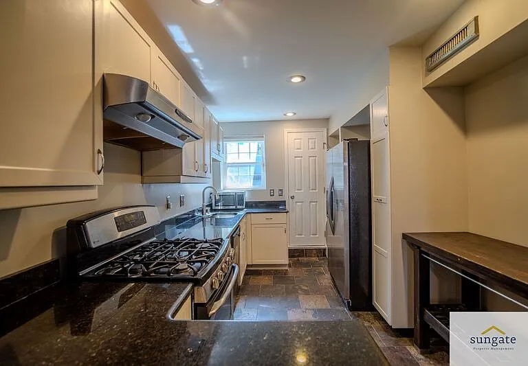 313 S Madeira St — Photo 6
