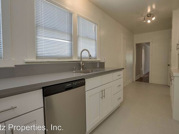 5th image of 6544 De Longpre Ave