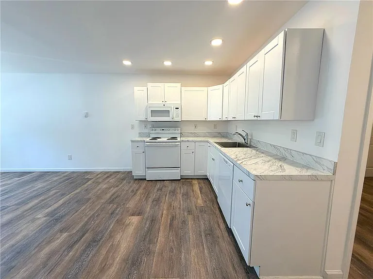 811 Itaska St #1 — Photo 7