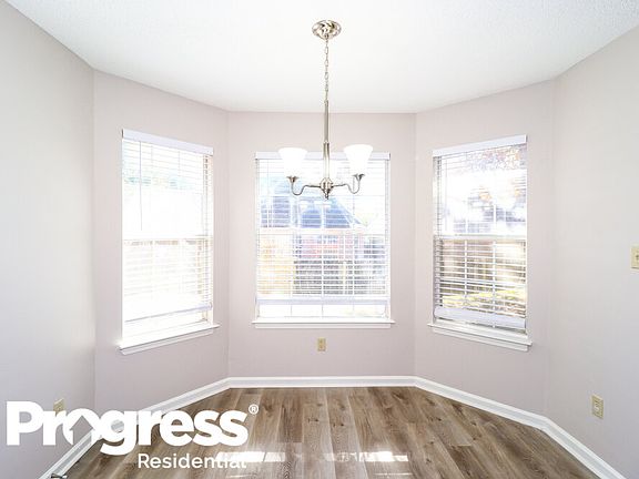 5th image of 7121 Show Boat Ln