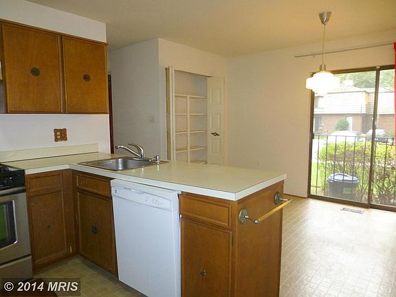 Eat-in kitchen