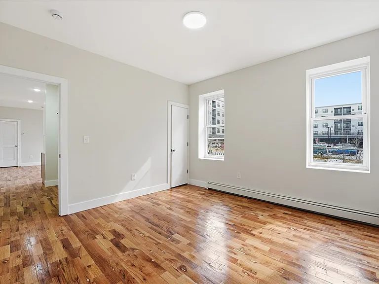 112-114 N Walnut St #2F — Photo 7