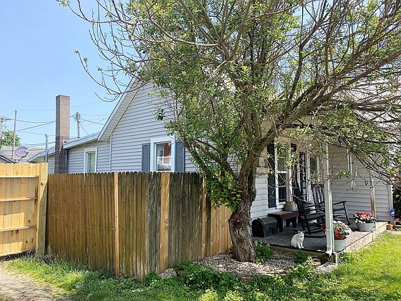 2nd image of 15 E Walnut St