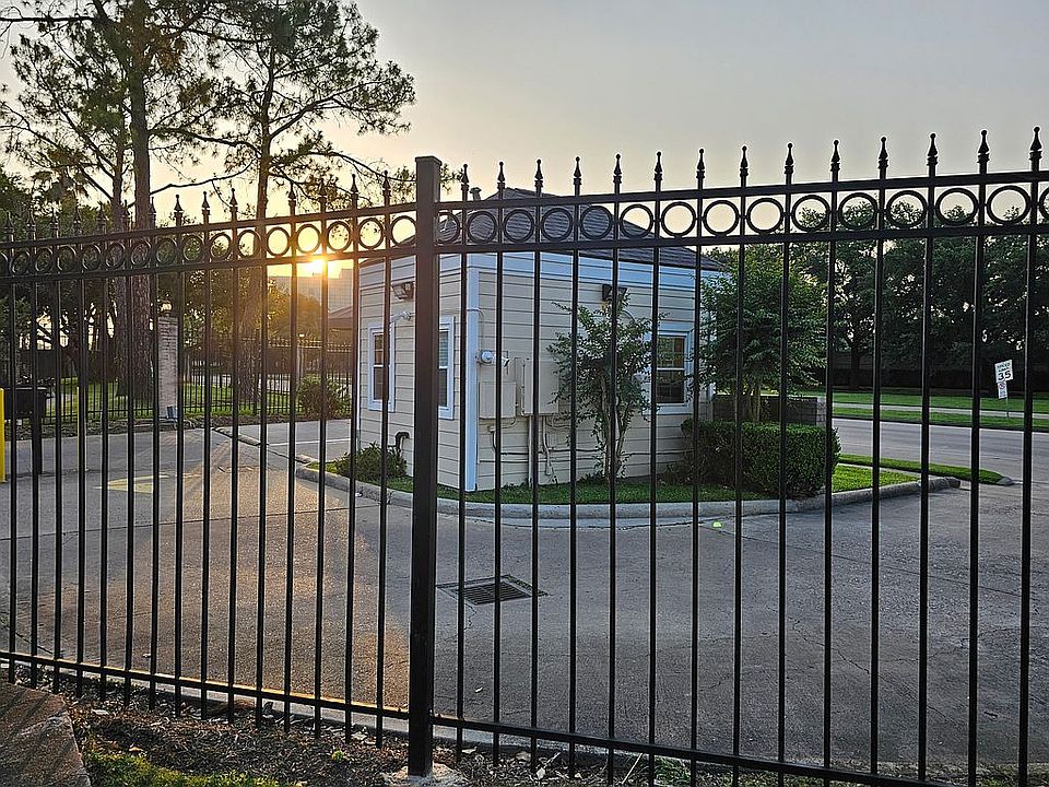 Entrance and Guard Shack