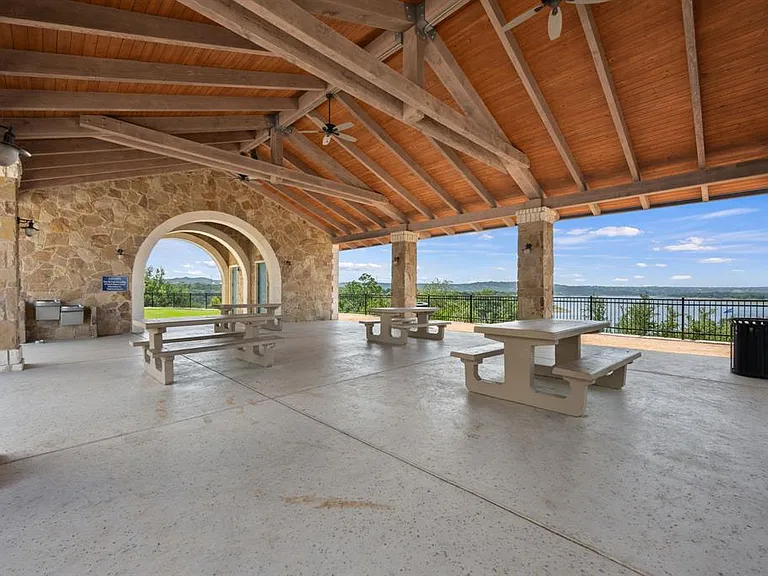 8000 Prairie Rye Dr — Photo 44