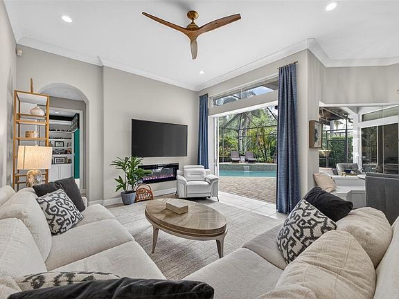 3rd image of 6724 THE MASTERS AVENUE