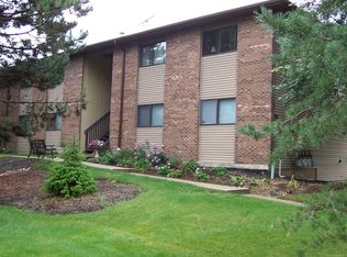 381 S Collins St APT B, South Elgin, IL 60177