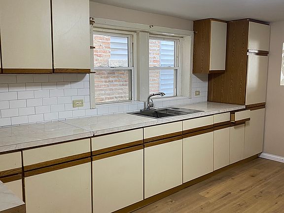 4th image of 2832 S Pulaski Rd #1