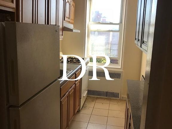 5th image of 1012 Nameoke St APT 4H
