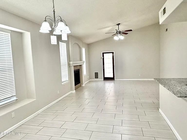 12749 Tierra Salas — Photo 5