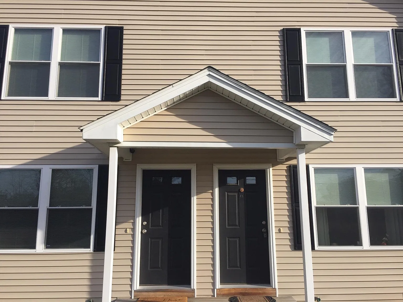 3 bed, 1.5 bath, 1280 sqft, $2,250 — Photo 3