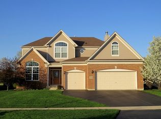 1910 Apple Valley Dr, Wauconda, IL 60084