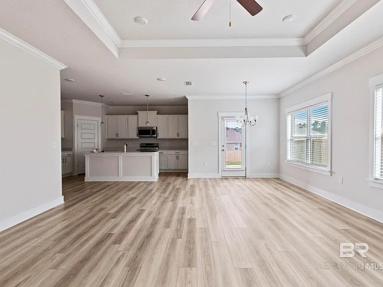1710 Grouse St — Photo 15