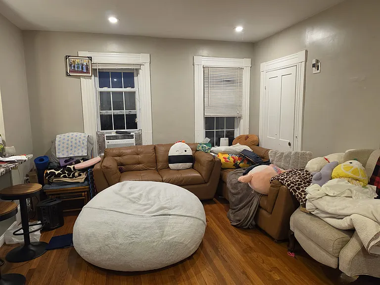 28 Burbank St #1 — Photo 6