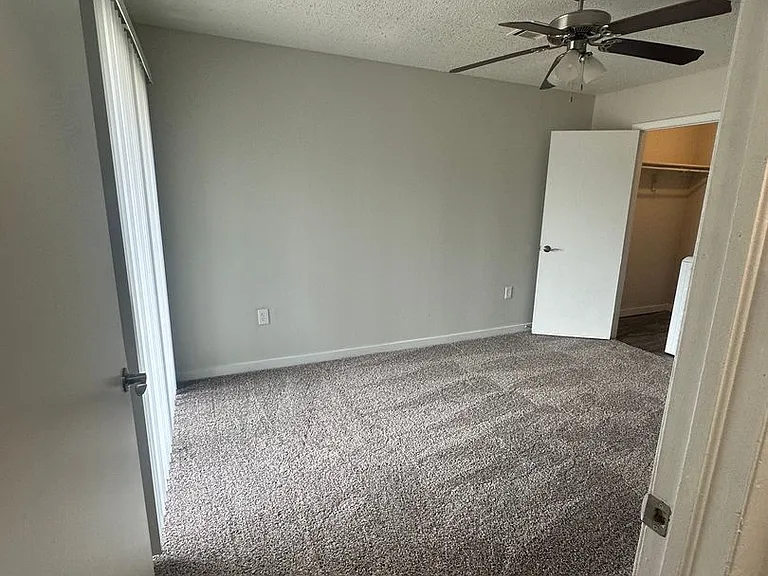 Regency Point Luxury Apartments — Photo 94