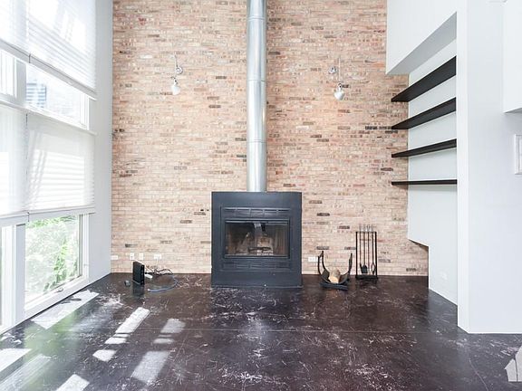 2nd image of 4715 N Damen Ave