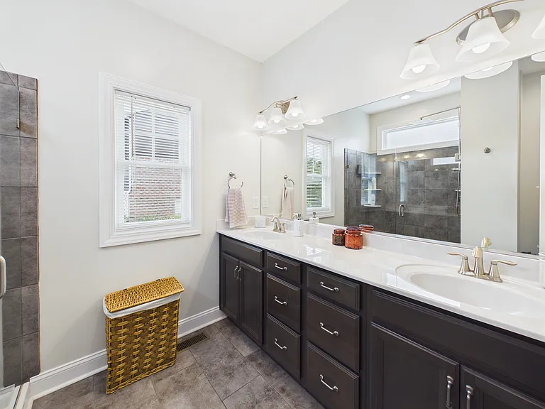 912 Kentwood Dr — Photo 26