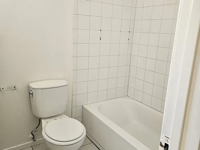 4703 Clara St #G — Photo 9
