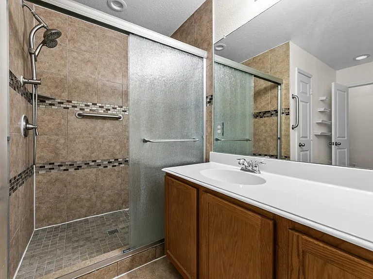8101 Southern Pine Way — Photo 19
