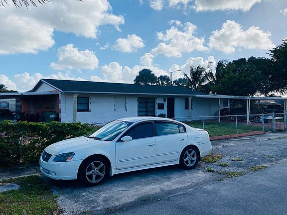 3rd image of 4340 NW 207th Dr