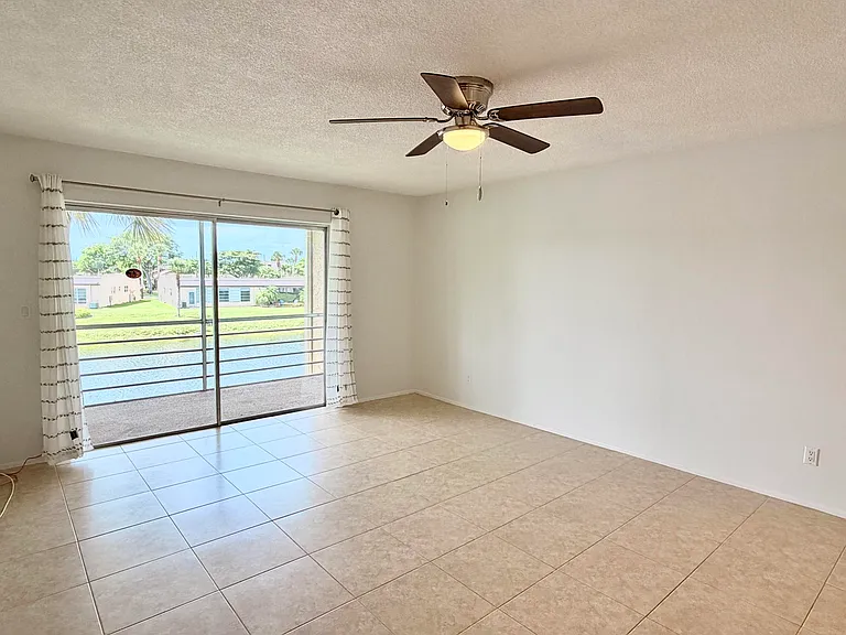 120 Lake Evelyn Dr — Photo 10