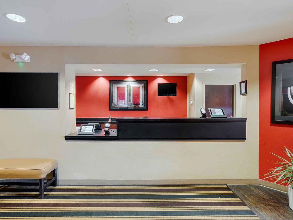 Lobby and Guest Check-in