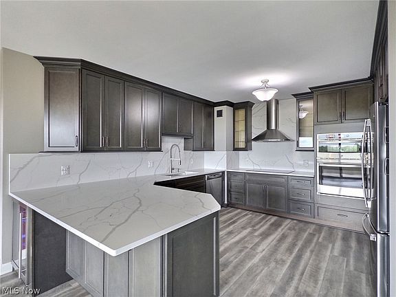 5th image of 1 Bratenahl Pl APT 802