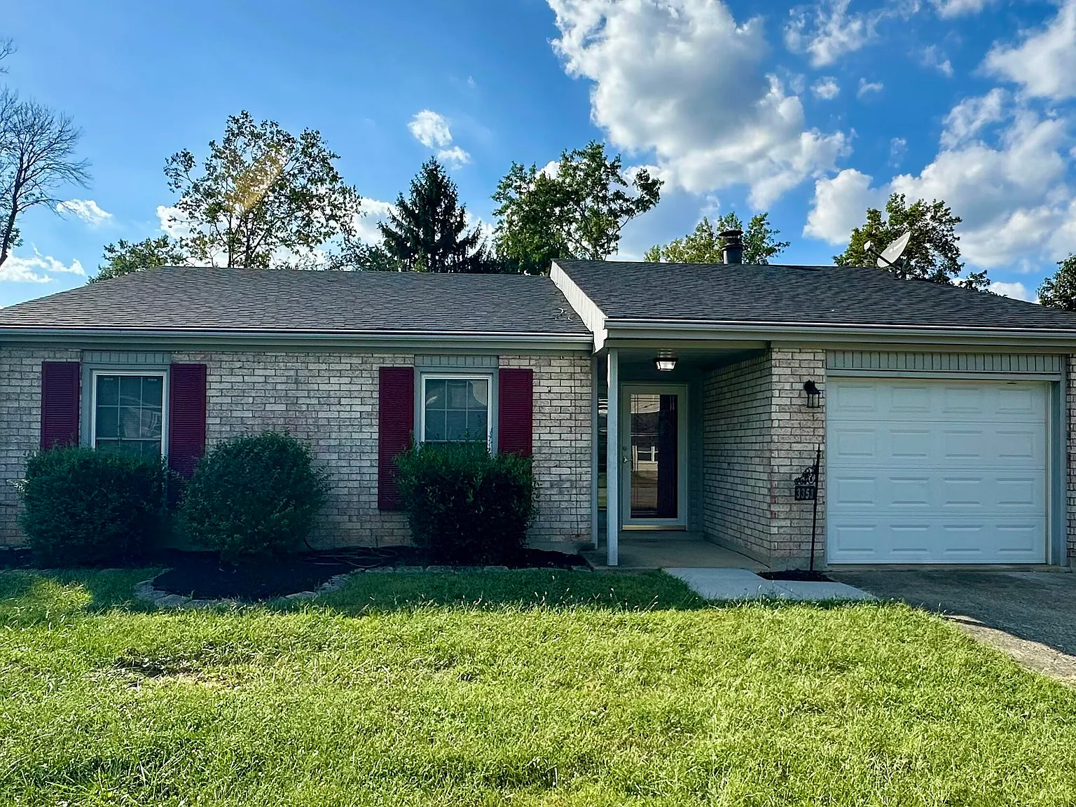 3 bed, 2.0 bath, 923 sqft, $2,000 — Photo 1