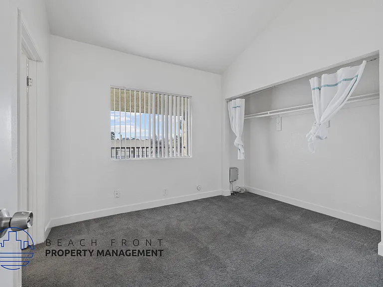 1375 Temple Ave — Photo 9