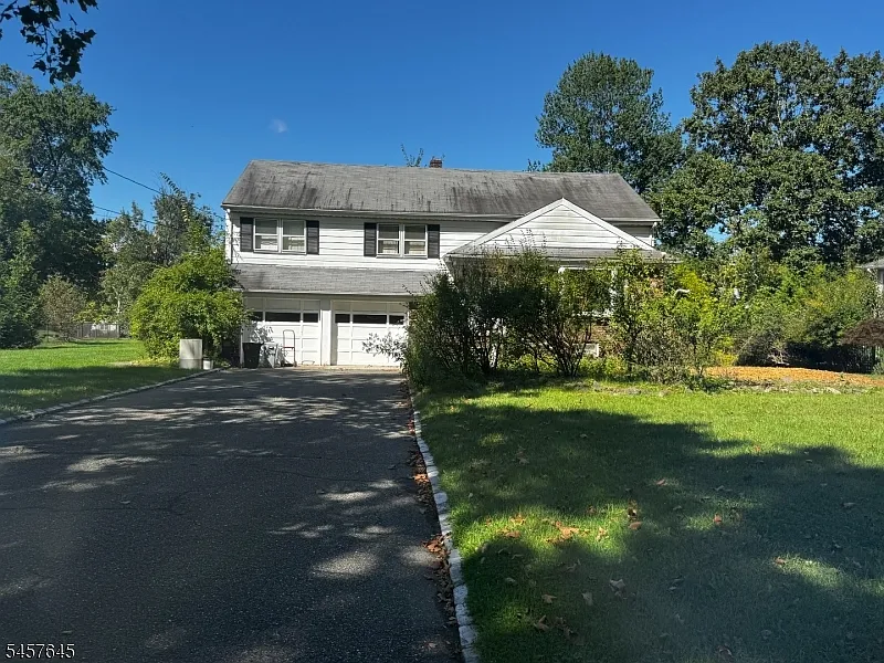 14 Blackstone Dr