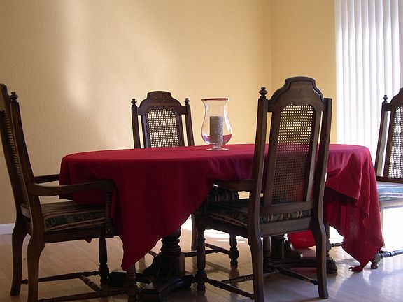 LARGE ROOMS FOR ENTERTAINING!