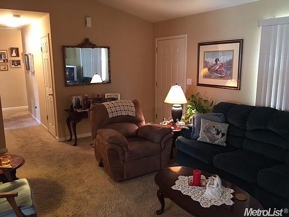 5th image of 483 E La Salle Dr