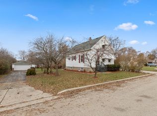 5517 N Bethmaur Ln, Glendale, WI 53209