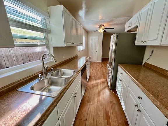 Kitchen photo 4
