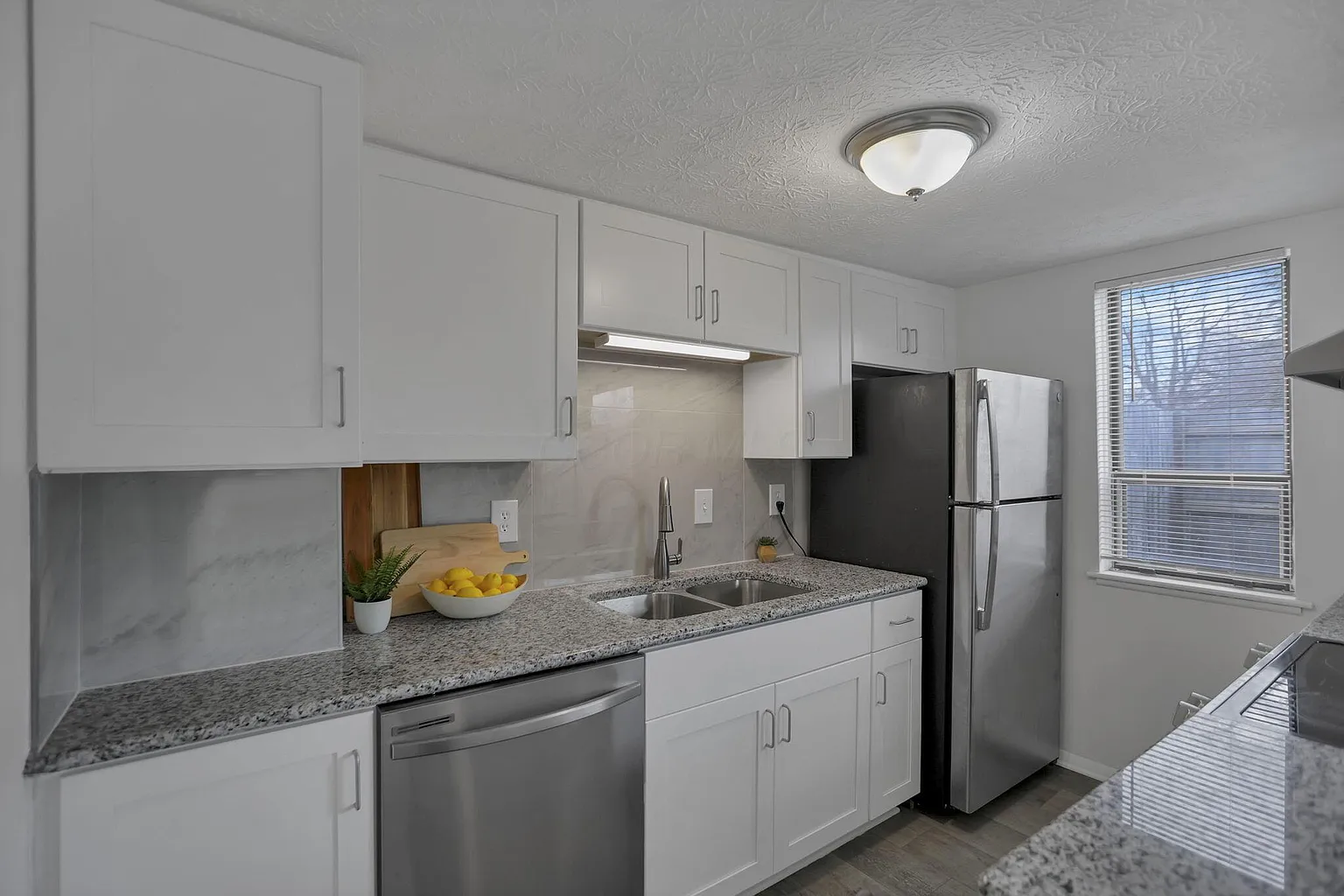 1022 Galliton Ct APT D photo 1