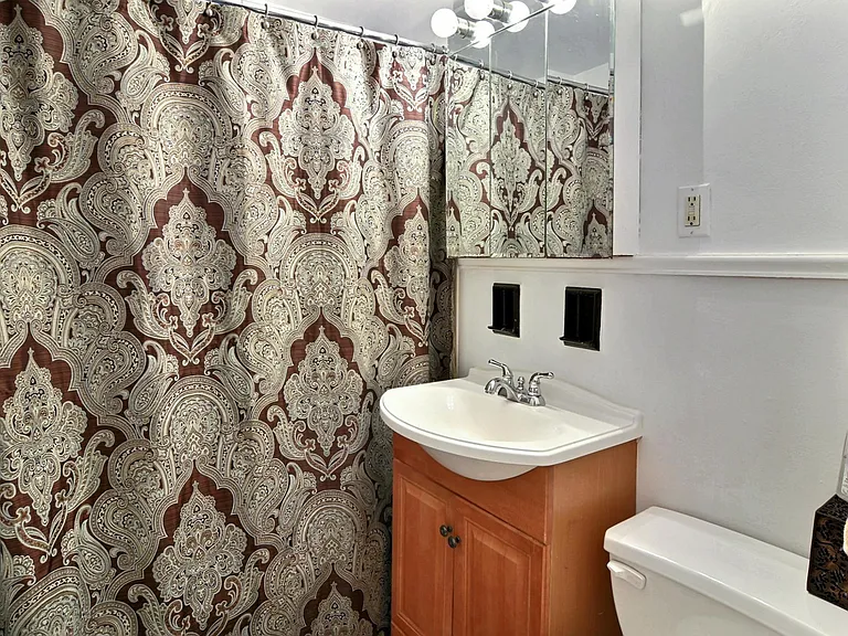 1051 N Negley Ave #7 — Photo 6