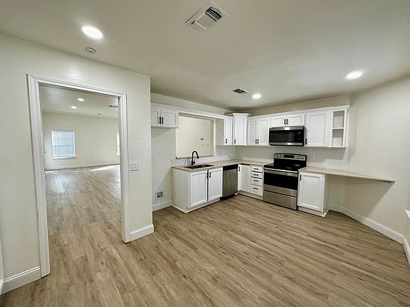 4th image of 10503 Linda Ln