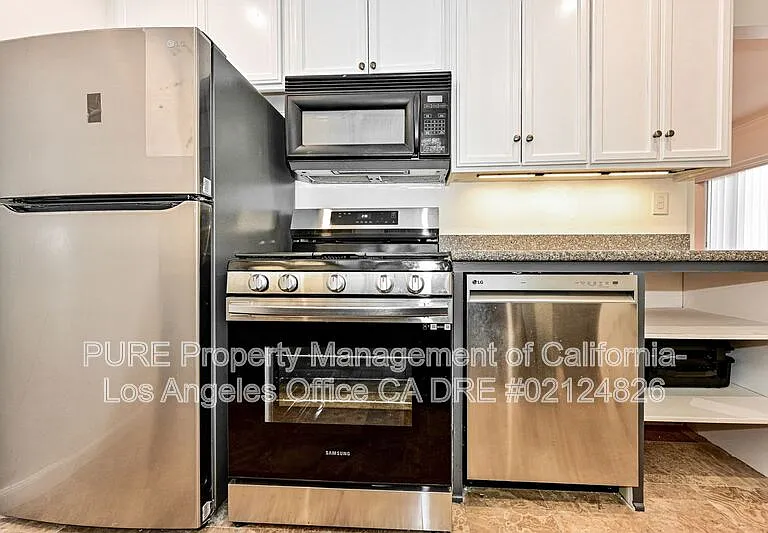 1527 Harvard St #2 — Photo 7