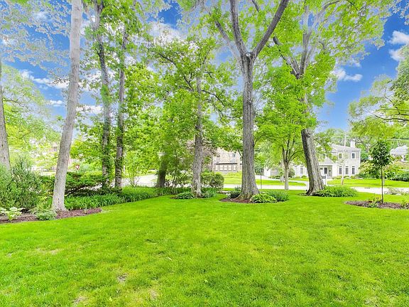 4th image of 491 Drexel Ave