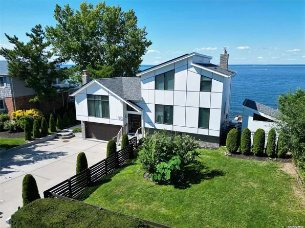 10 Leeward Cove, Bayville, NY 11709