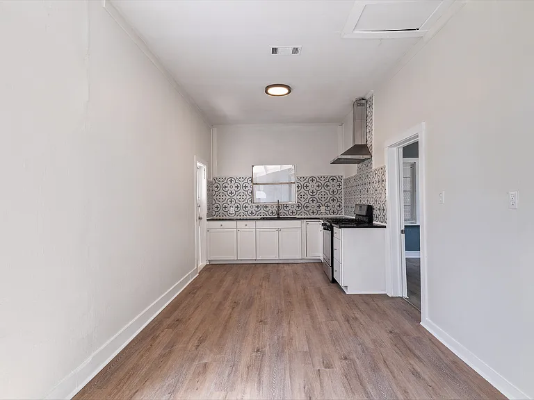 115 Odis St #115 — Photo 4