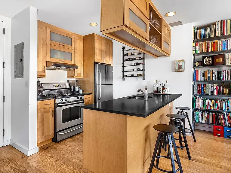 529 Court St #302 — Photo 2