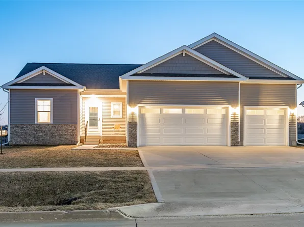 7920 NW 95th St, Johnston, IA 50131