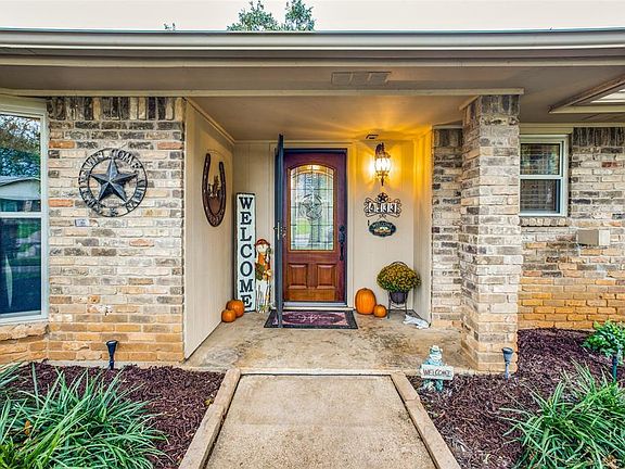 3rd image of 4711 Hillside Dr