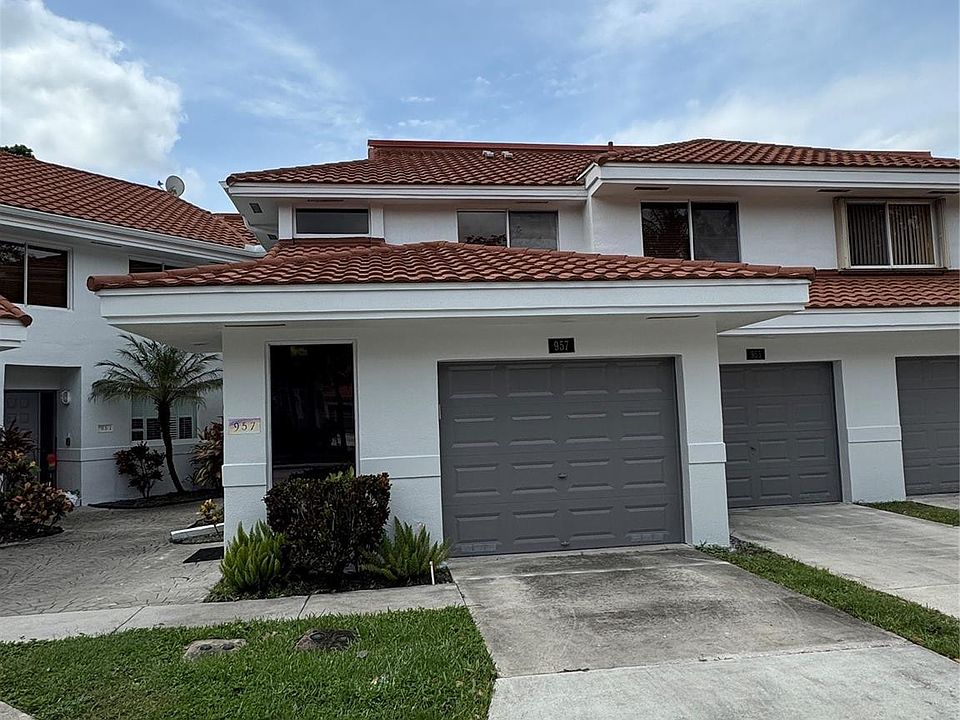 1st image of 957 NW 93rd Avenue #957