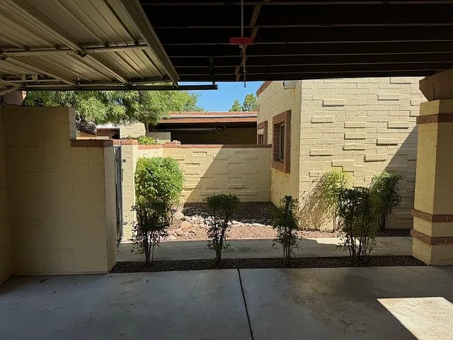 8144 E Rivenoak Dr — Photo 6