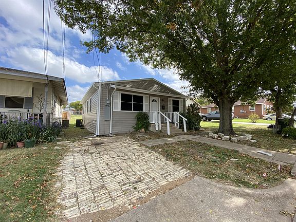 2nd image of 1124 F Ave