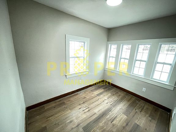 5th image of 518 Five Oaks Ave
