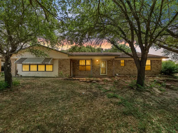 429 Wildwood Trl, Lorena, TX 76655