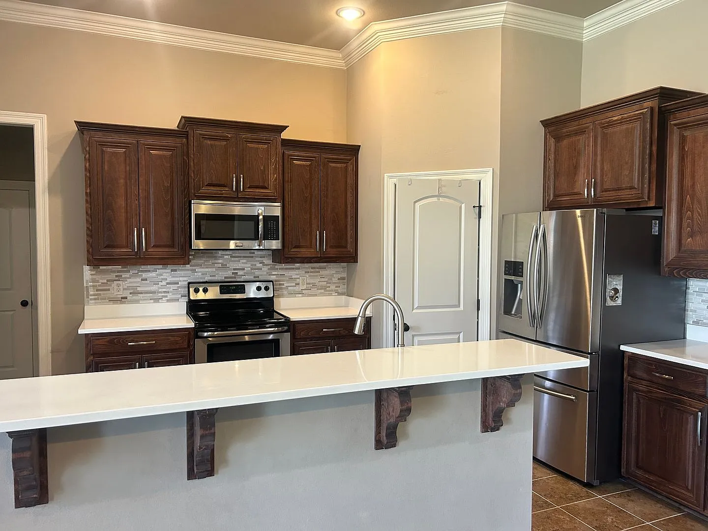 Room to Live, Relax & Enjoy Spacious 3BR/2BA Home! — Photo 4